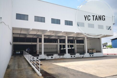 Bukit Minyak warehouse for sale – loading bay area with multiple docking bays