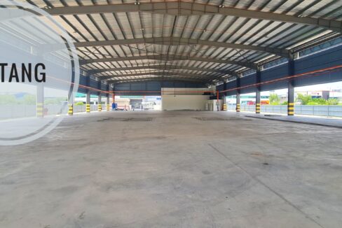 Detached factory for rent at Science Park Penang featuring 1.2 acres of land, 26,404 sq.ft total built-up area, and 28-foot ceiling height.