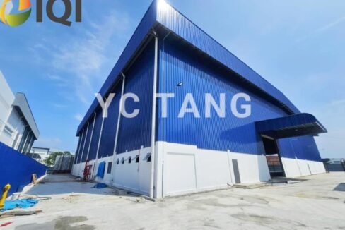 Warehouse for rent in Bukit Minyak Science Park featuring 43,560 sq.ft land area, 20,000 sq.ft built-up area, and 600 AMP power supply.