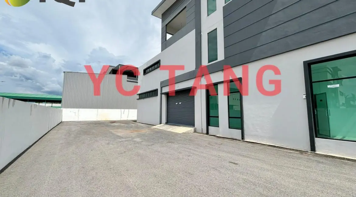 Permatang Tinggi Semi Detached Factory For Rent