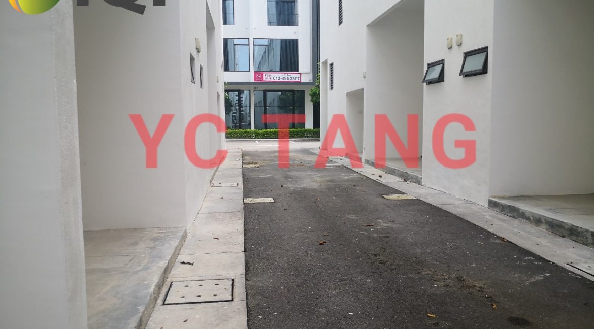 Aspen Vervea Shop Lot For Sale | Freehold | 3 Storey | With Lift