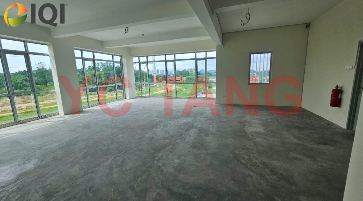 Semi Detached Factory For Rent At Golden Gateway Valdor