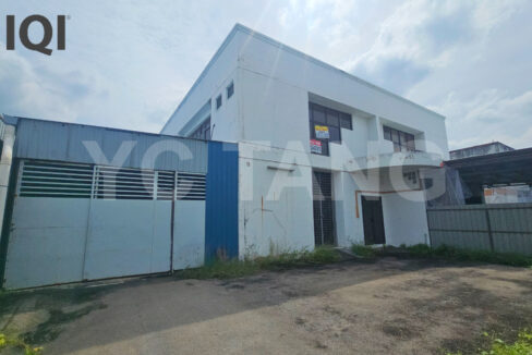 Semi-Detached Factory at IKS Juru for rent – front facade view