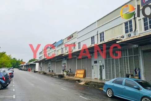 Kulim Taman Waja terrace factory for sale – street view