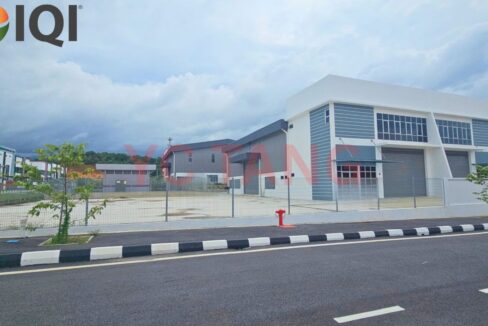 ALT: Taman Waja Kulim semi-detached corner factory for rent – second outlook view with ample land