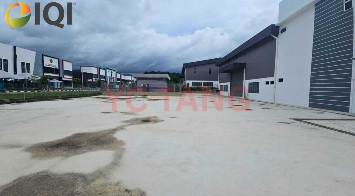Kulim Taman Industri Waja Semi Detached Factory Corner For Rent