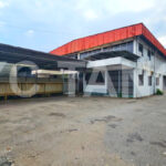 Industri Beringin semi-detached factory for rent – external building view