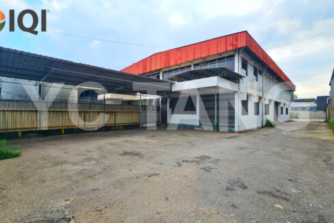 Industri Beringin semi-detached factory for rent – external building view