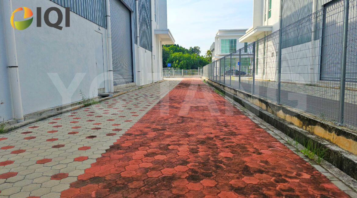 Taman Industri Oren Semi Detached Factory For Rent | 30ft Ceiling | 100 AMP