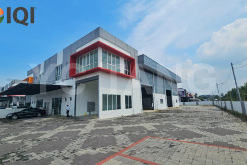 Saga Jaya Perai semi-detached factory for rent – external building view
